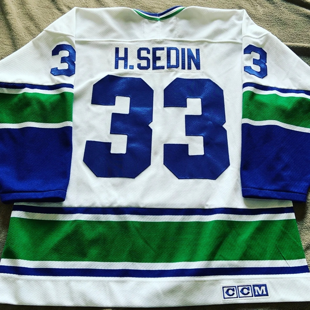 VINTAGE CCM HENRIK SEDIN CANUCKS JERSEY SIZE LRG